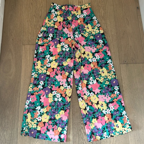 Floral AFRM wide leg pants. - Picture 2 of 7